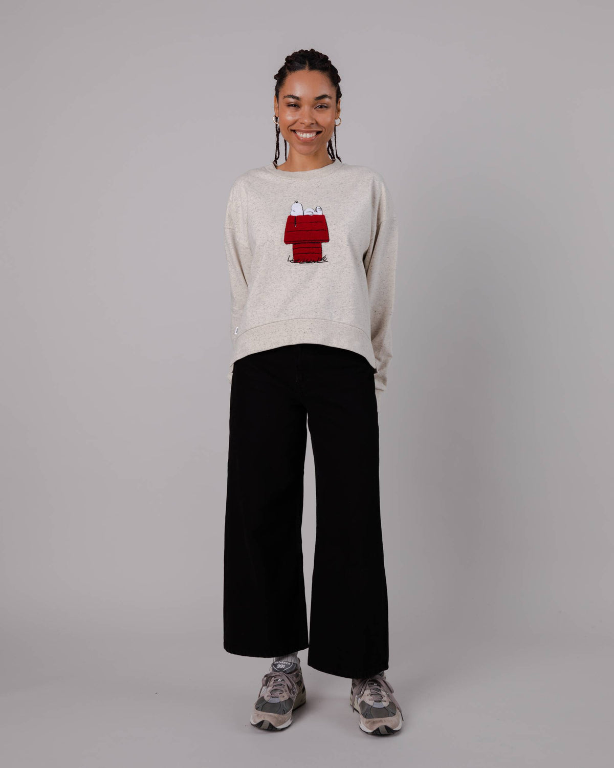 Peanuts Snoopy Doghouse Sweatshirt Cream